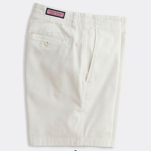 Men’s Vineyard Vines Island shorts size 42 7” inseam.  Color: stone